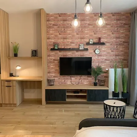 Manu Park Apartment *